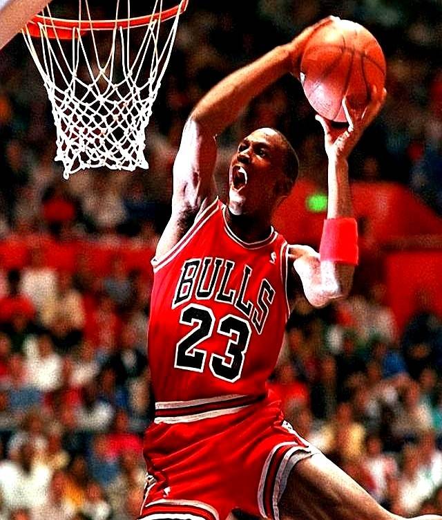 全市场：利物浦球迷一直在唱斯洛特之歌，用行动支持主教练（全市场：利物浦球迷以歌声力挺主帅斯洛特）