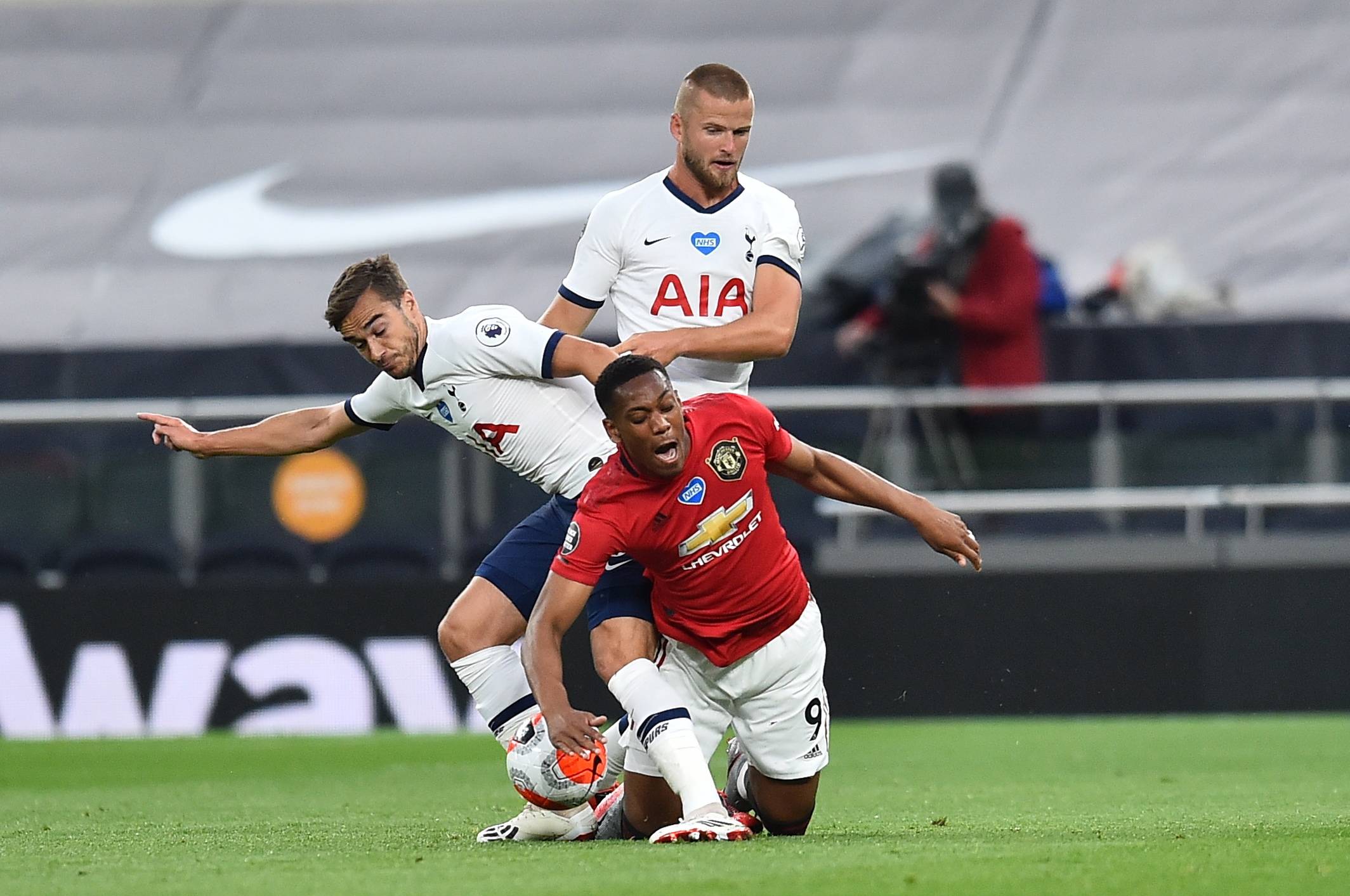 国王官方：德拉维多瓦和布鲁斯可以出战对阵野猫（国王官宣：德拉维多瓦、布鲁斯均可出战对阵野猫）