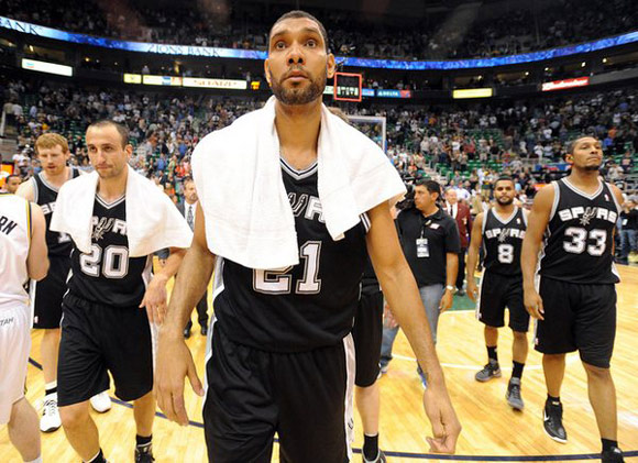 名记：热火追求罗齐尔时并不知他正被NBA调查 黄蜂对此不予置评（据名记报道，热火在追求罗齐尔时并不知其正受NBA调查，黄蜂拒绝置评）