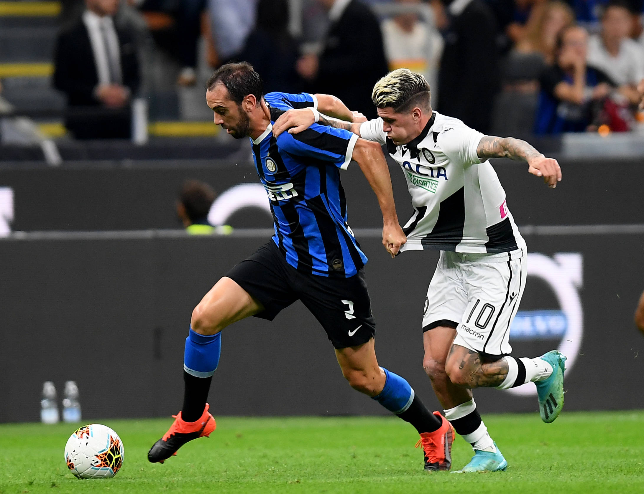 孔帕尼：球员们一个接一个生病；某个阶段我们会需要年轻球员（孔帕尼：队内接连有人生病，迟早要启用青年军）