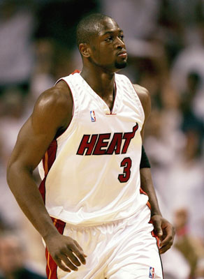 足球英超历史第2000场比赛达成（英超迎来历史第2000场比赛）