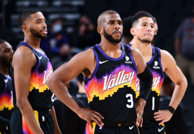 鲁媒：陈泽仕和依木兰今天抵达成都，参加U22国足的训练备战（鲁媒：陈泽仕、依木兰今日抵蓉，随U22国足展开备战训练）