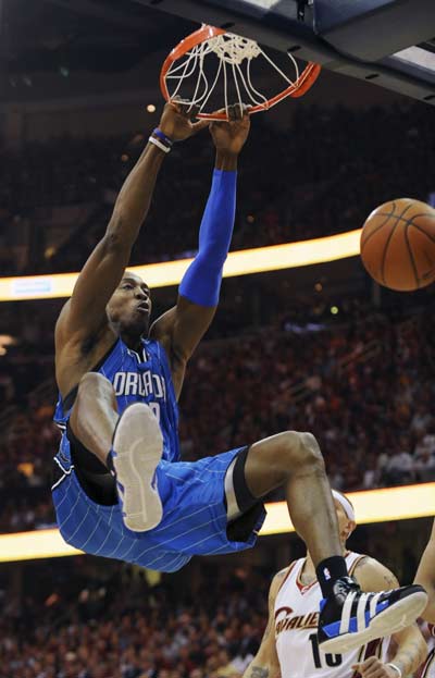 阿斯：科纳特今晚面对四重压力：皇马、球迷、斯洛特和姆巴佩（阿斯报：科纳特今夜四面承压，来自皇马、球迷、斯洛特与姆巴佩）