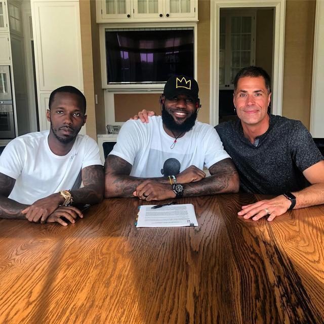 欧冠积分榜分析：小组晋级形势紧张,（欧冠积分解读：小组出线悬念丛生）