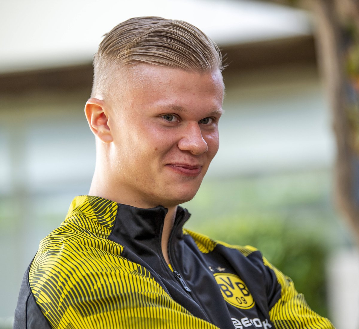 什么操作？徐正源生日当天蓉城未表态+次日宣布与其和平分手（徐正源生日当天蓉城保持沉默，次日官宣和平分手）