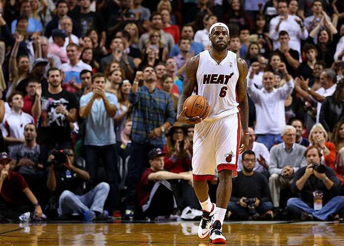 每体：在巴萨更衣室，队友们都叫杰拉德-马丁为“杰拉德-马尔蒂尼”（每体：巴萨更衣室中，杰拉德-马丁被队友称作“杰拉德-马尔蒂尼”）