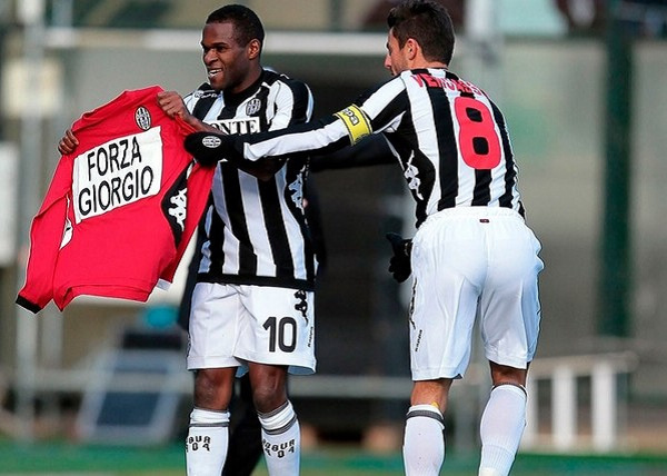 欧冠球员表现评析：C罗连续进球,（欧冠球员状态观察：C罗连场建功）