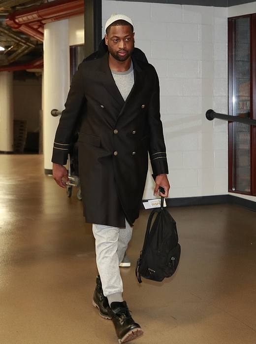 韩媒：韩足协要求蔚山HD对申台龙涉嫌殴打球员一事展开调查（韩媒：韩国足协敦促蔚山HD启动对申台龙疑似殴打球员事件的调查）