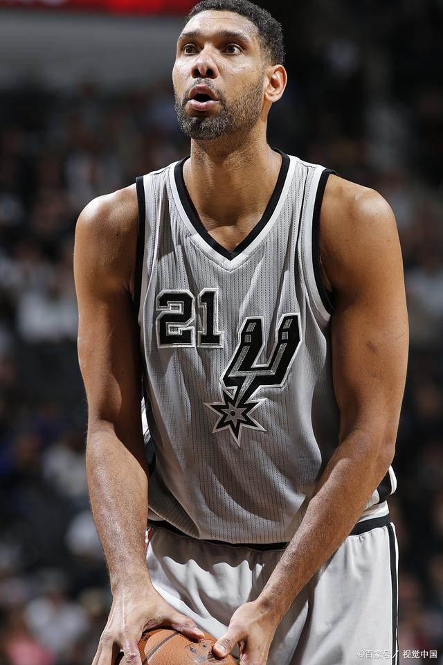 萨拉维亚：姆巴佩会成为历史最佳之一；梅西是独一无二的存在（萨拉维亚：姆巴佩终将跻身历史最佳行列，梅西无可替代）