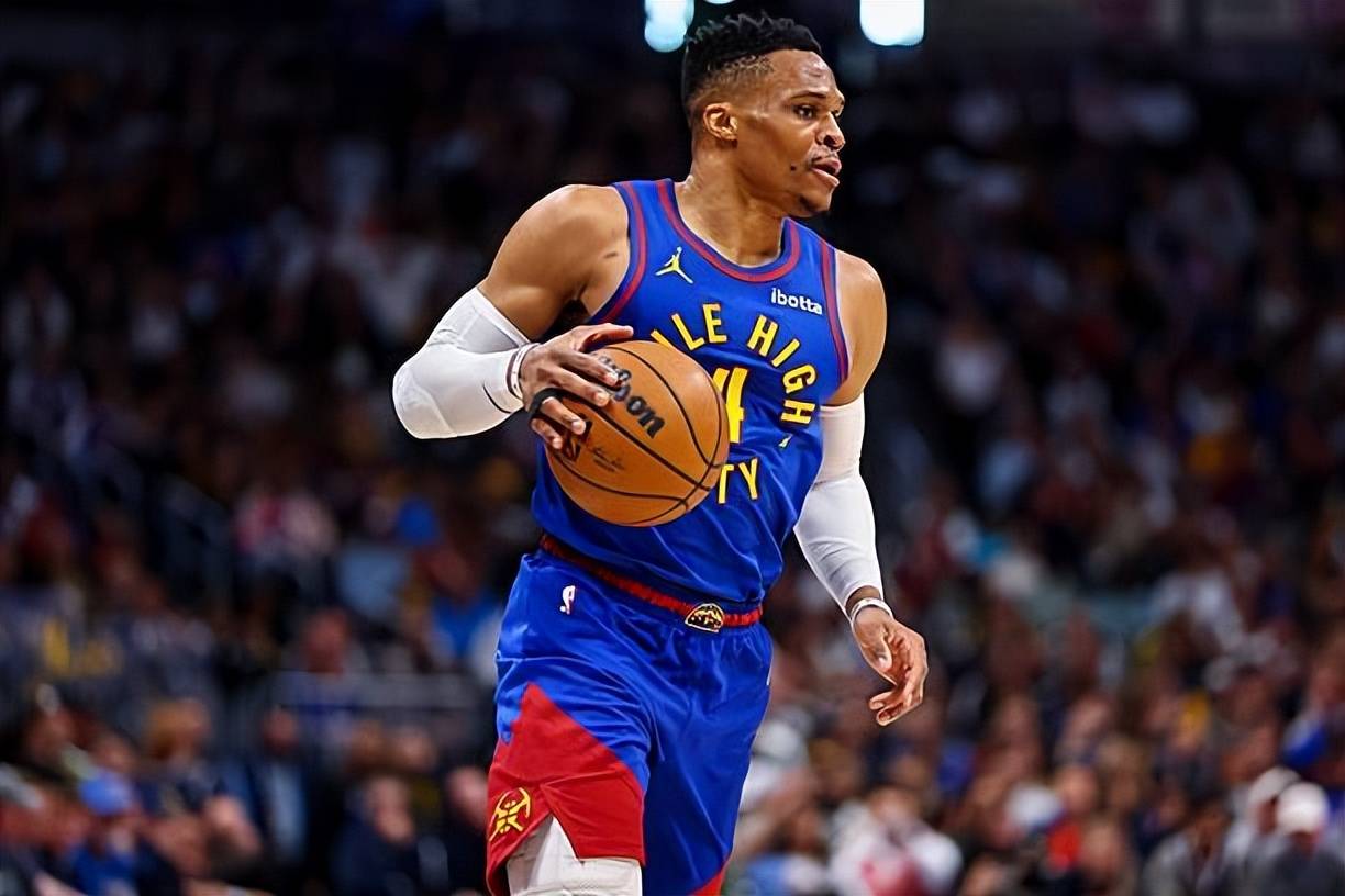 赫内斯说瓜帅想让你接手曼城？孔帕尼：我100%专注于拜仁（回应赫内斯称瓜帅盼其执教曼城，孔帕尼：我百分之百专注拜仁）