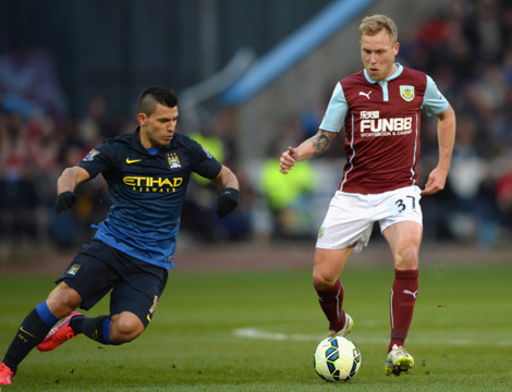 亚精英赛半场：科罗纳多破门被吹，沙迦暂0-0利雅得新月（亚精英赛半场战况：科罗纳多进球无效，沙迦与利雅得新月暂0-0）