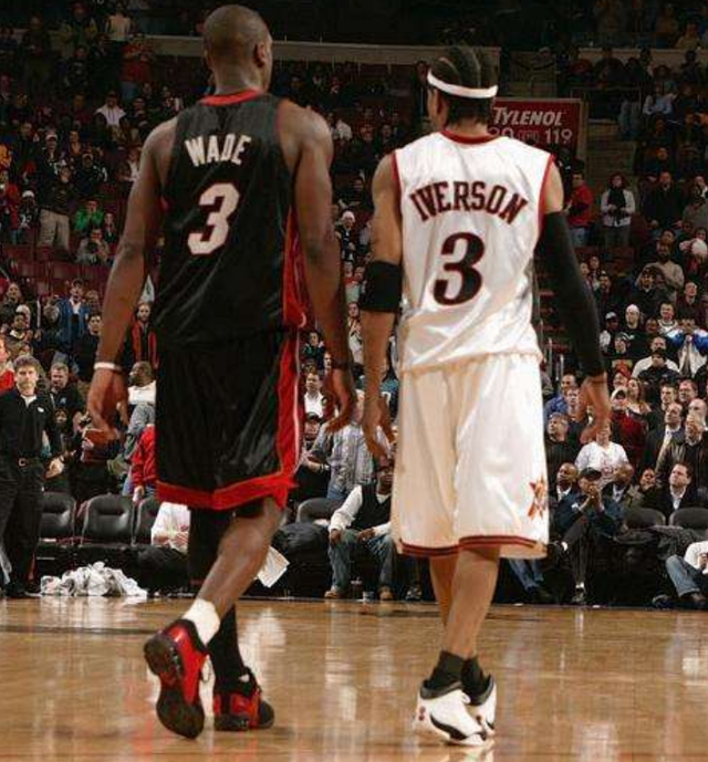 活塞主帅：有个裁判想抢走比赛的主角光环，吹罚根本不公正（活塞主帅怒批裁判抢风头：全场判罚极不公平）